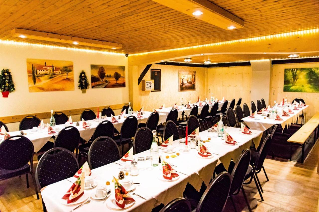 Hotel & Restaurant Zum Deutschen Haus Glashutten  Buitenkant foto