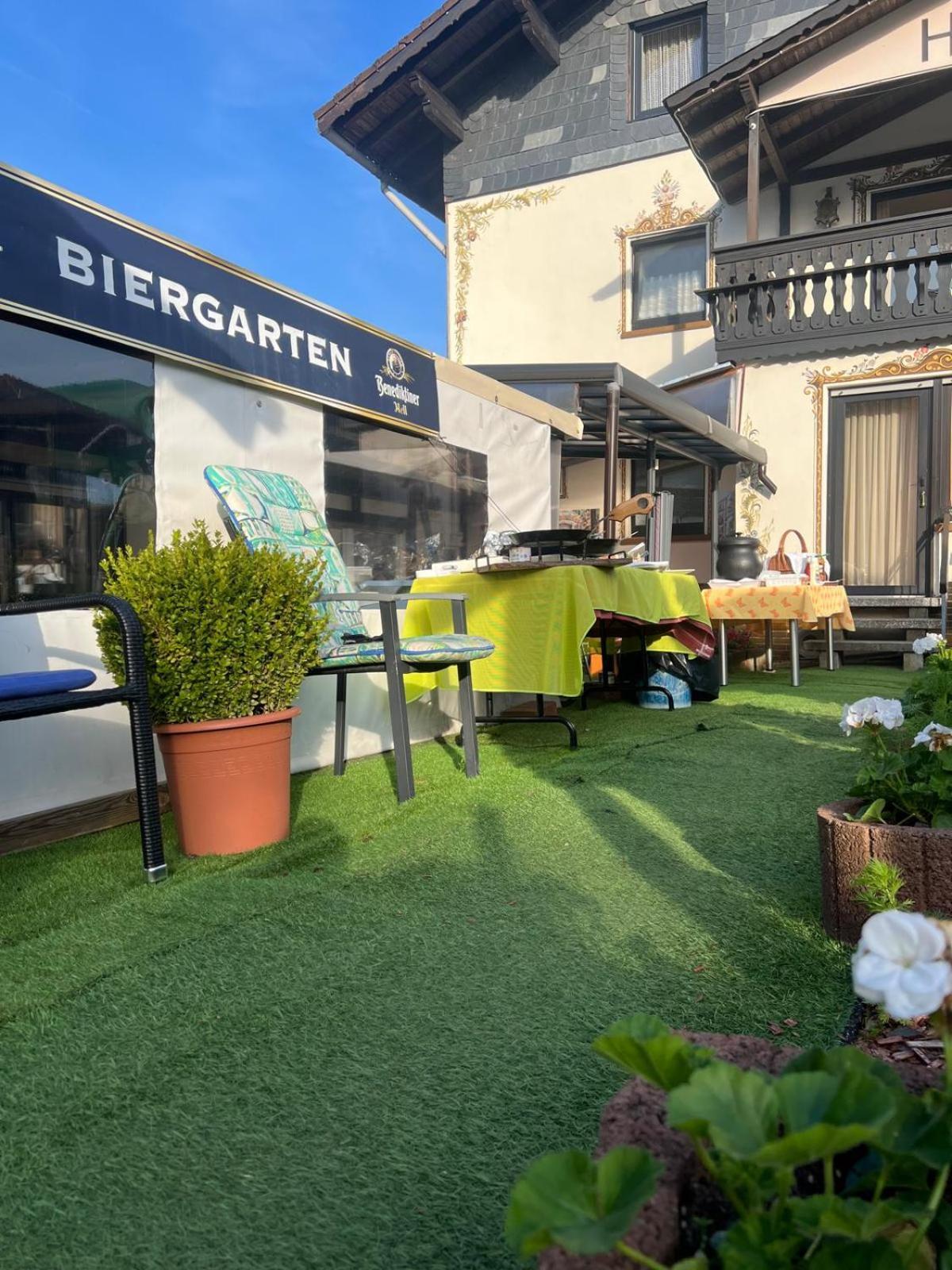 Hotel & Restaurant Zum Deutschen Haus Glashutten  Buitenkant foto